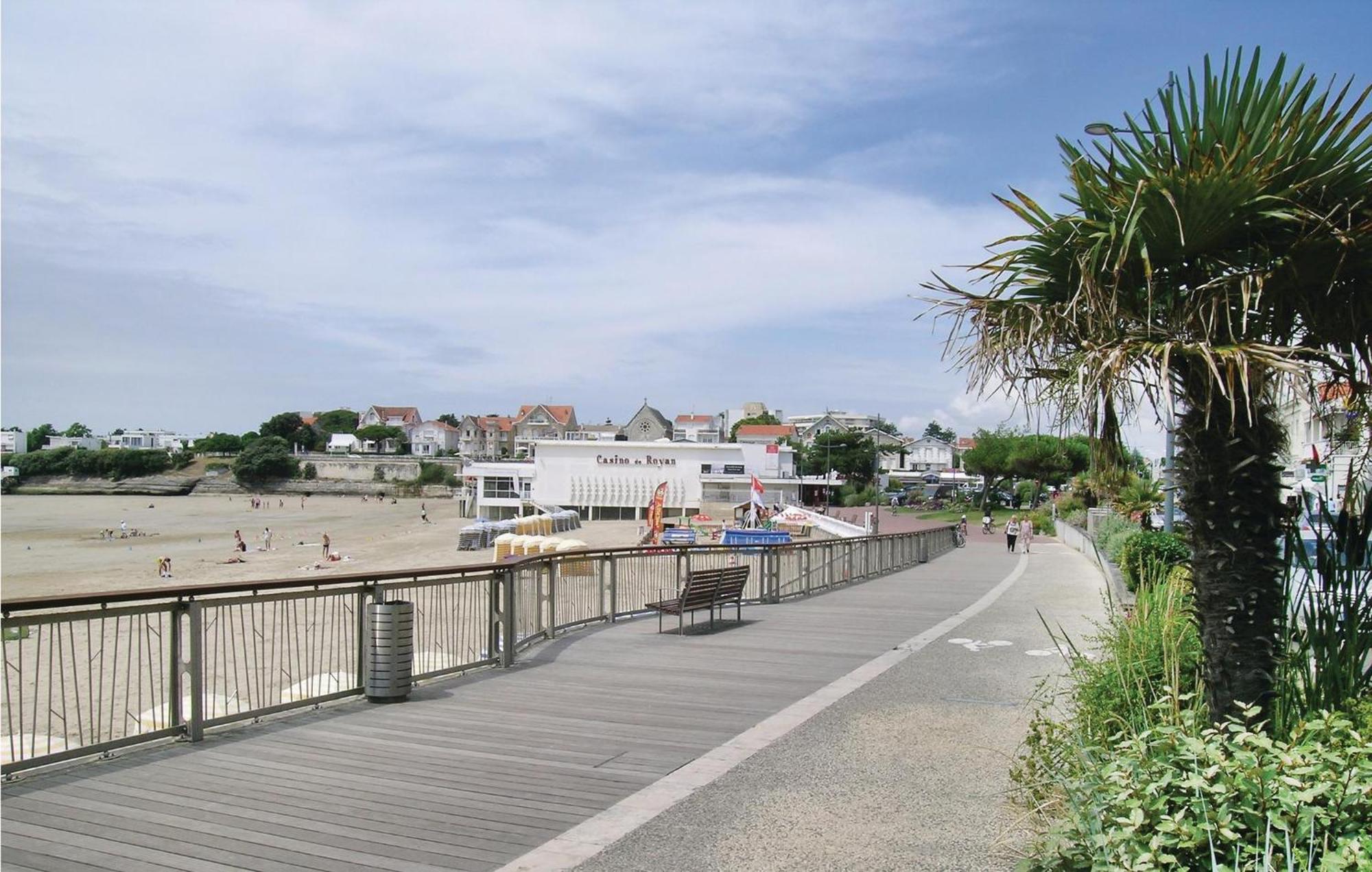 Gorgeous Apartment In Royan With Kitchen Esterno foto