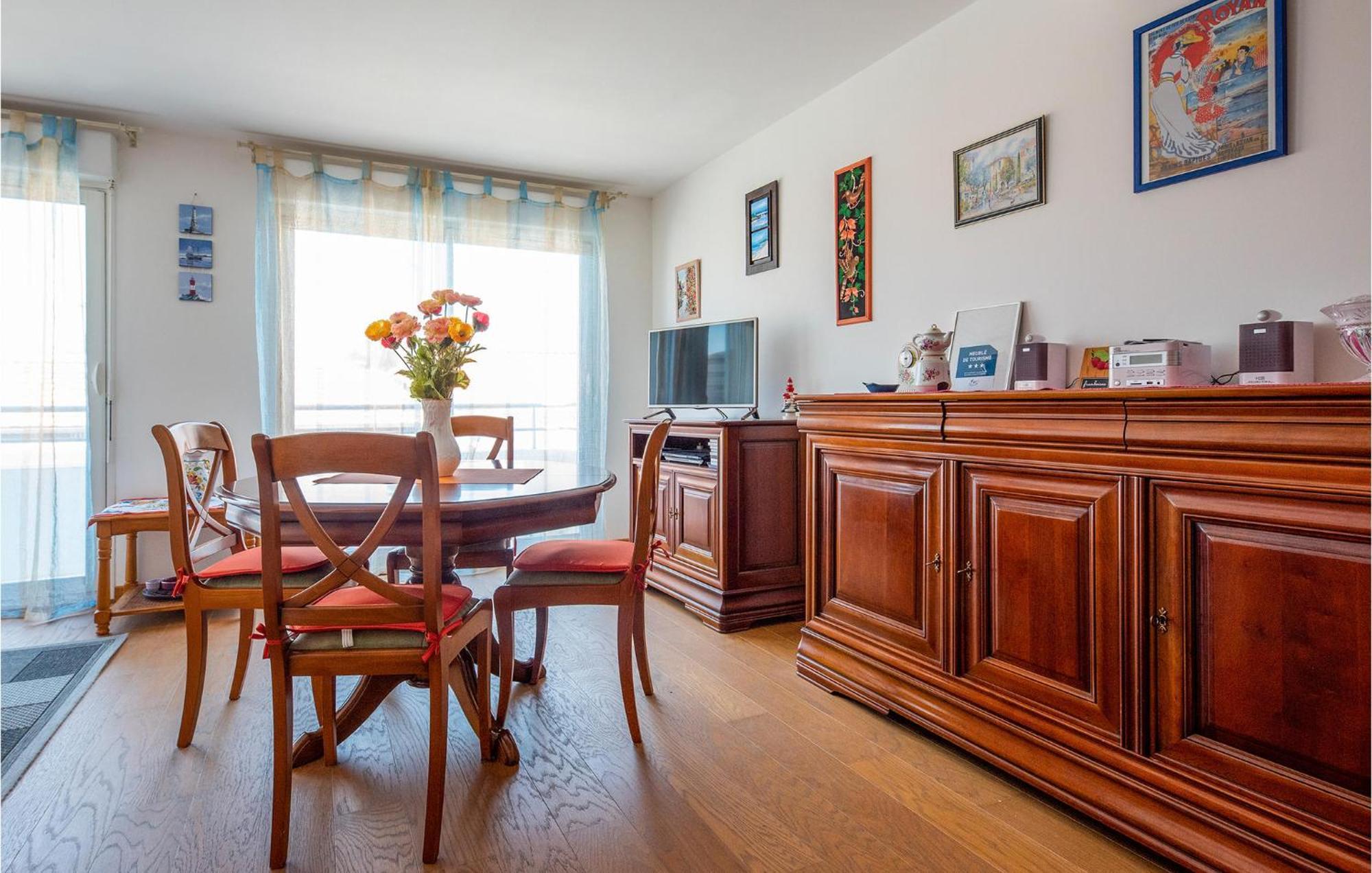 Gorgeous Apartment In Royan With Kitchen Esterno foto